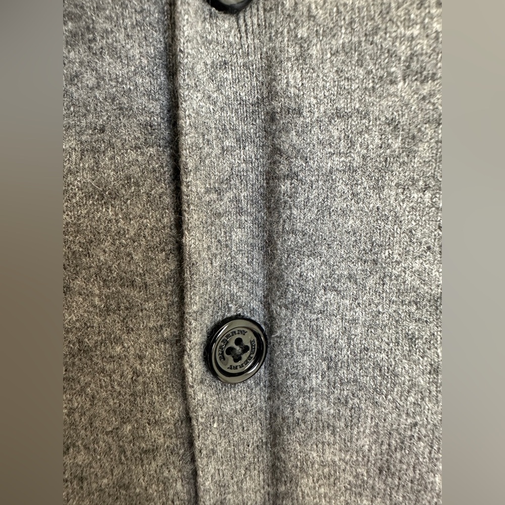 Burberry Men’s Cashmere‎ Grey Button-Front Cardigan fits Medium - Picture 8 of 13
